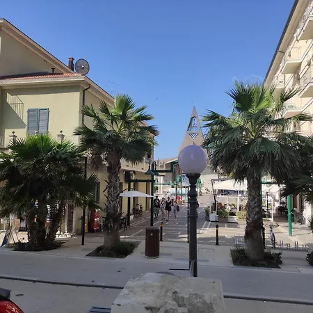 Miamare 1 Min Dalla E Terrazzo Di Clickaffitti Appartement Rimini